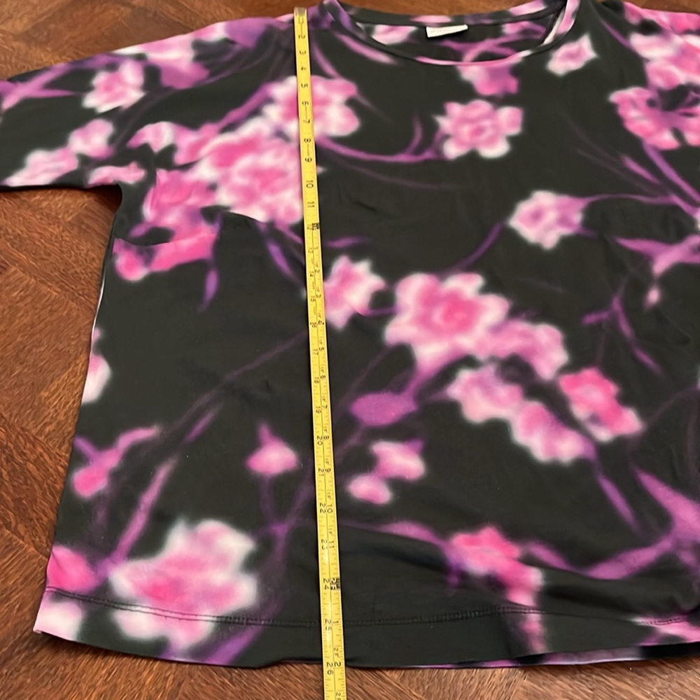 Dries Van Noten Black Tee with Pink Floral Print - Picture 9 of 10